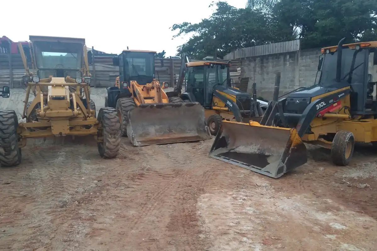 Equipamentos para Terraplenagem e Demolições