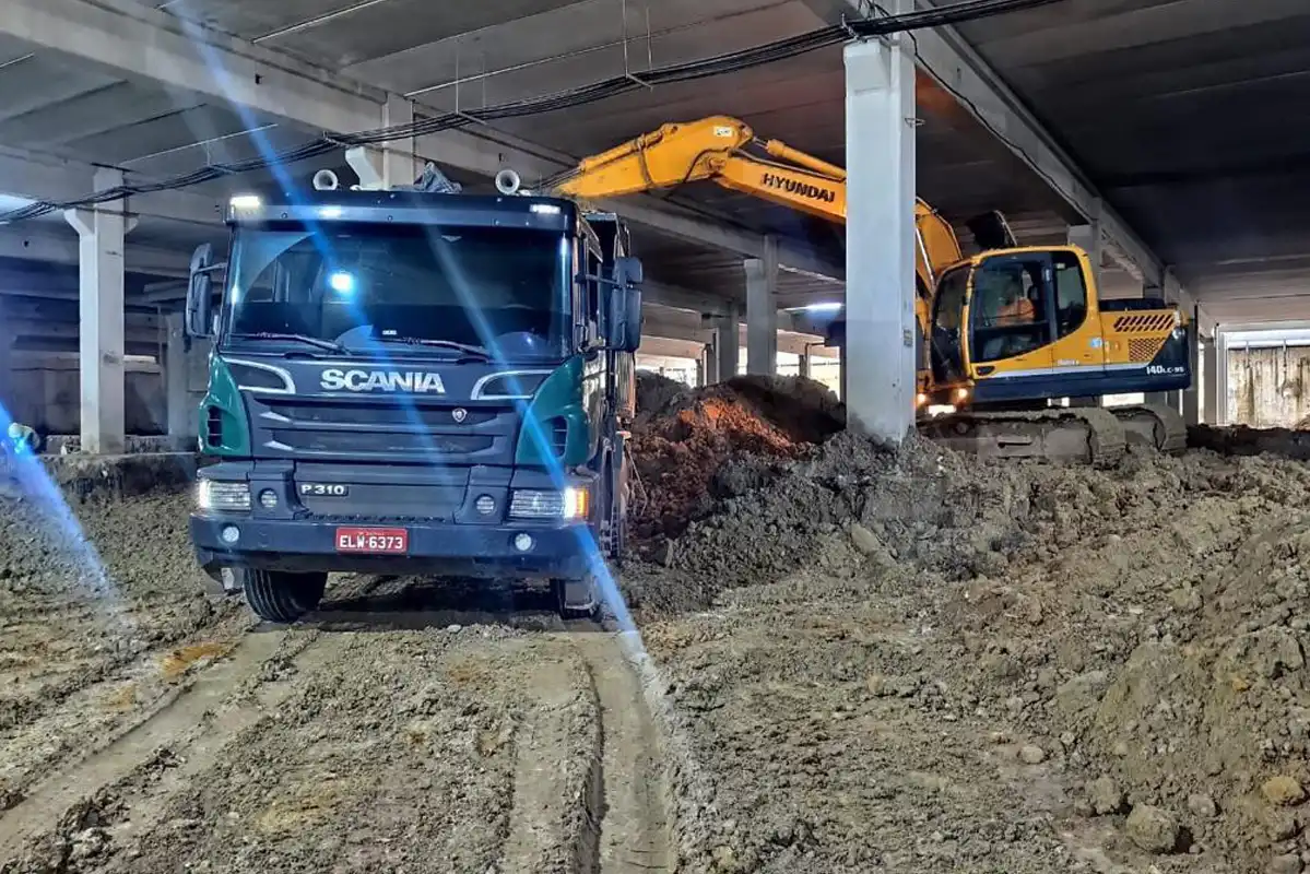 Equipamentos para Terraplenagem e Demolições