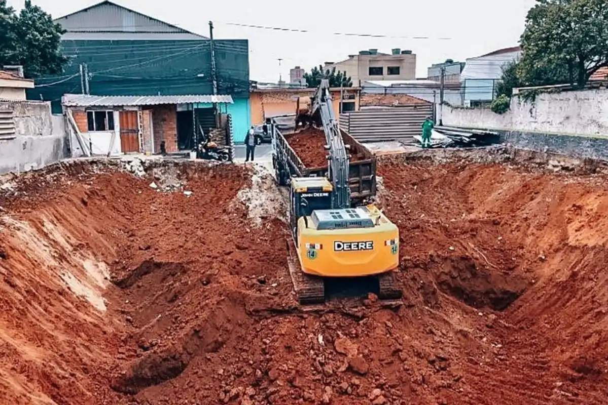 Equipamentos para Terraplenagem e Demolições