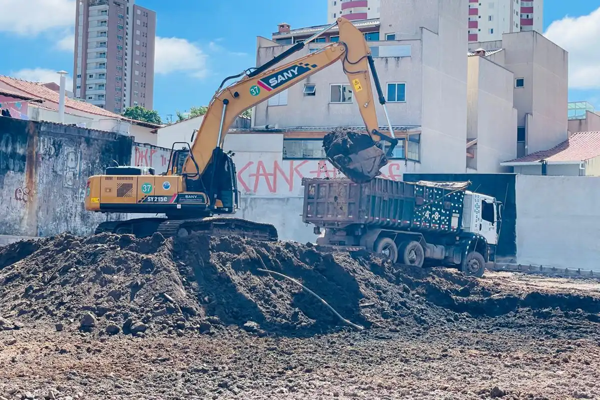 Equipamentos para Terraplenagem e Demolições