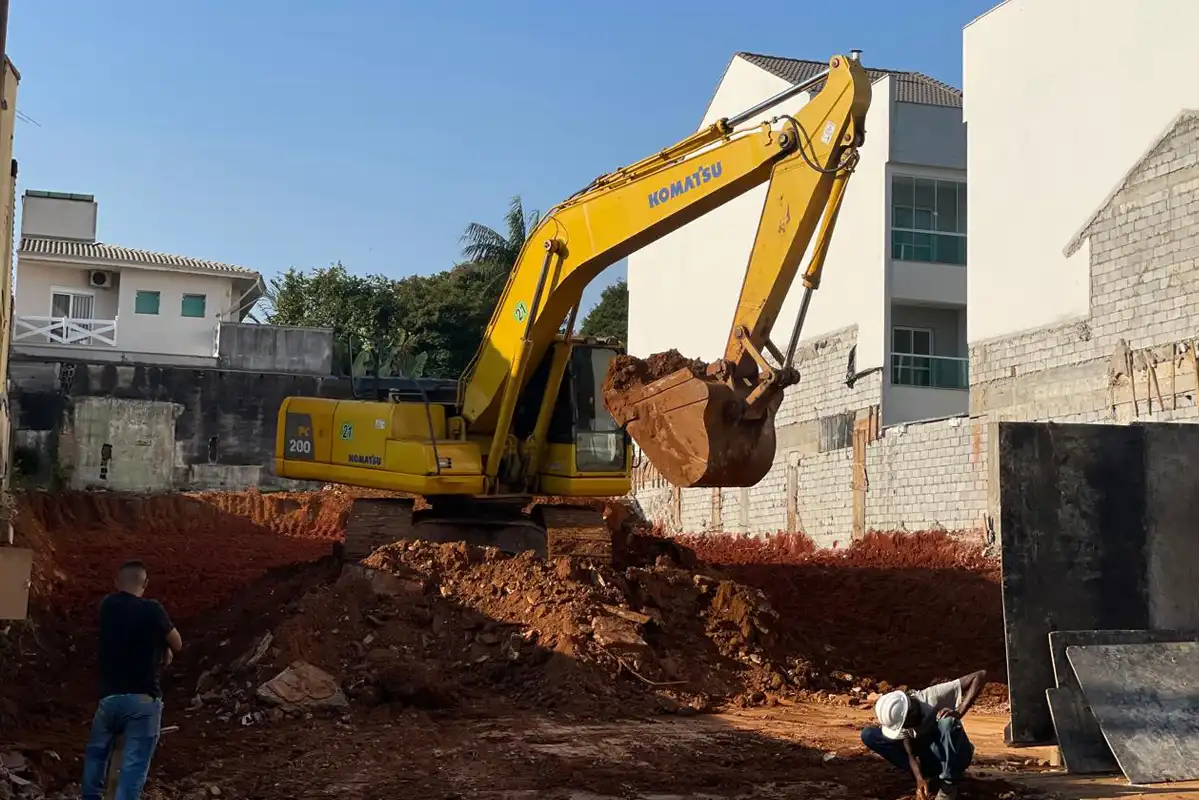 Equipamentos para Terraplenagem e Demolições