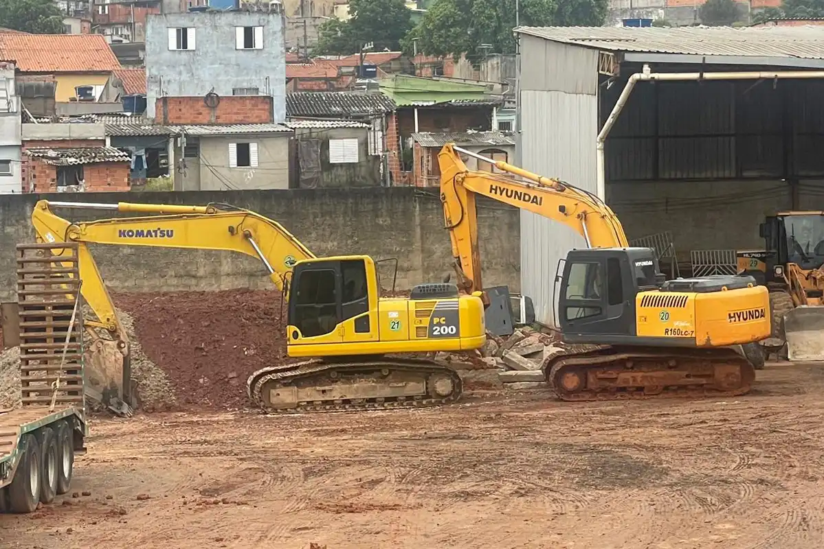 Equipamentos para Terraplenagem e Demolições