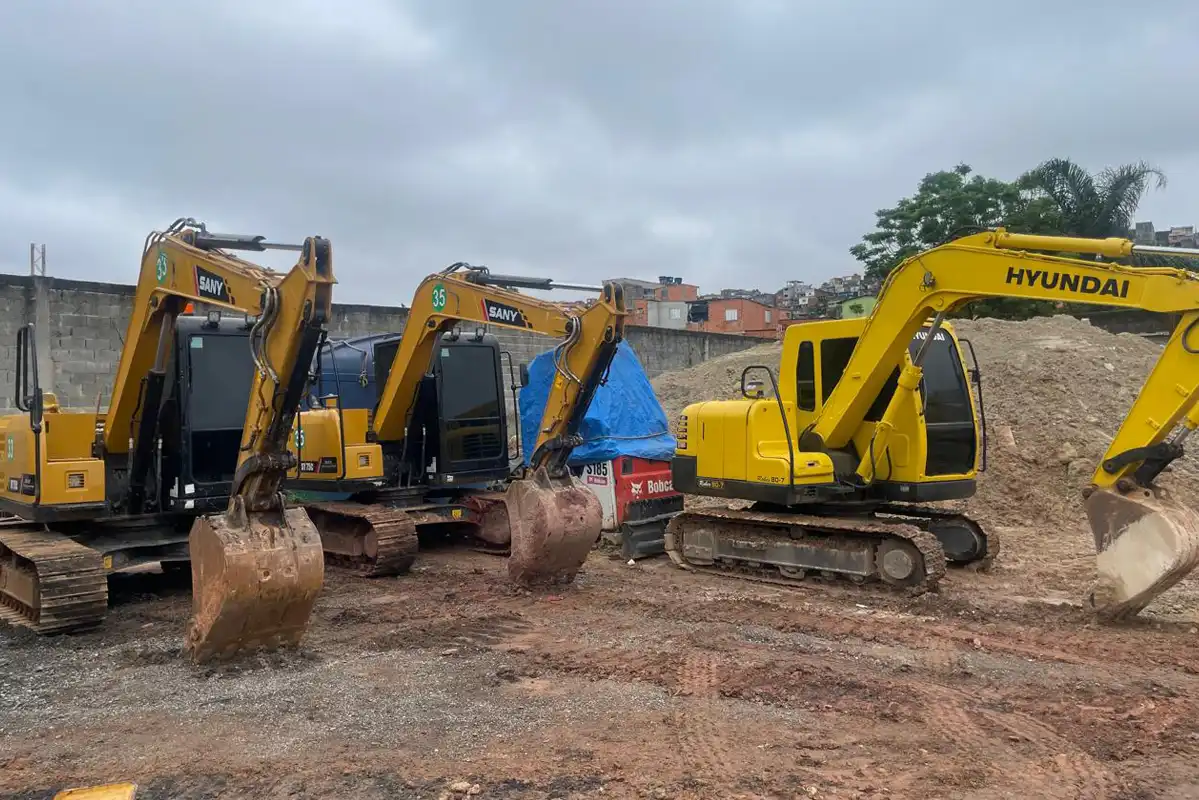 Equipamentos para Terraplenagem e Demolições