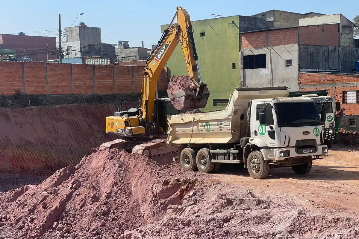 Equipamentos para Terraplenagem e Demolições