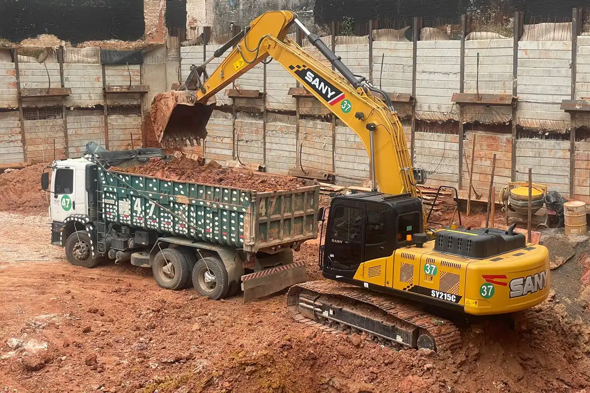 Equipamentos para Terraplenagem e Demolições